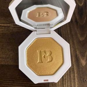Brand New Fenty Killawatt Freestyle Highlighter